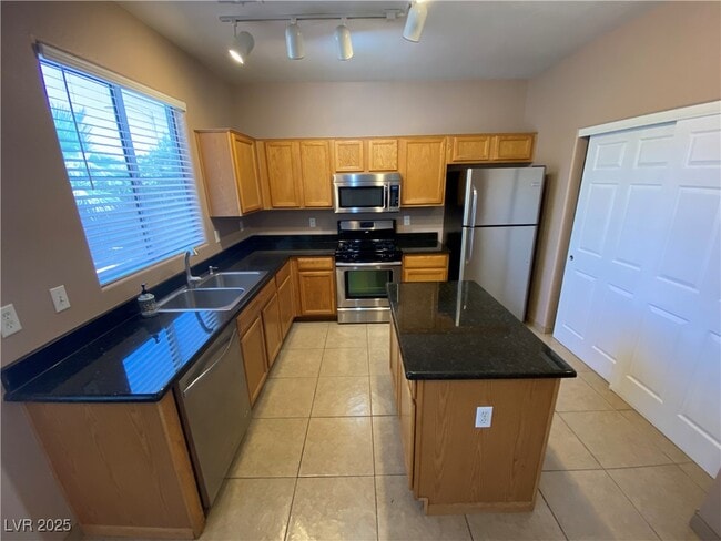 Building Photo - 5680 Arrow Tree St