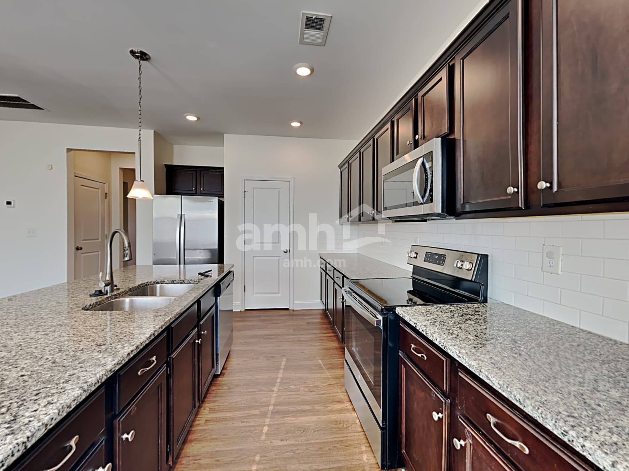 Building Photo - 3337 Okelly Dr