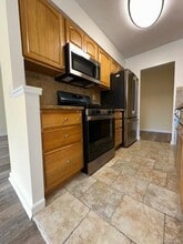 Building Photo - 14 Nosband Ave