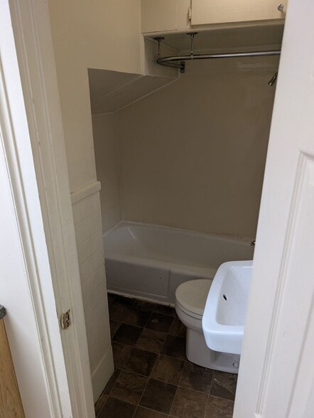 Bathroom - 353 N State St