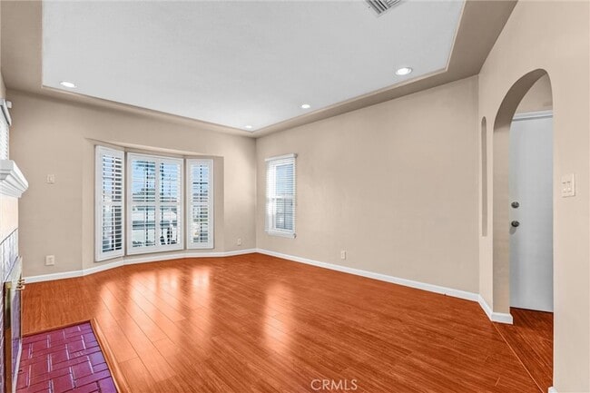 Building Photo - 9807 S Denker Ave