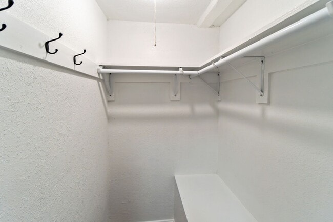 Building Photo - Beautifully Remodeled 3 Bed 1 Bath Single ...