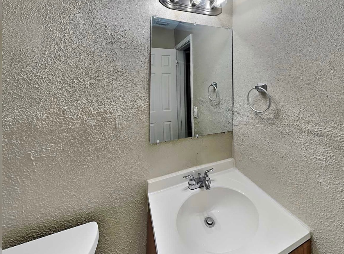 Building Photo - 5702 Jefferson St