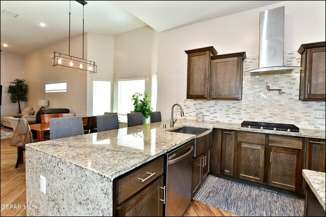 Building Photo - 2225 Tierra Delmonte Dr