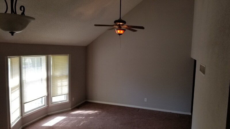 Building Photo - 213 S Brittany Dr