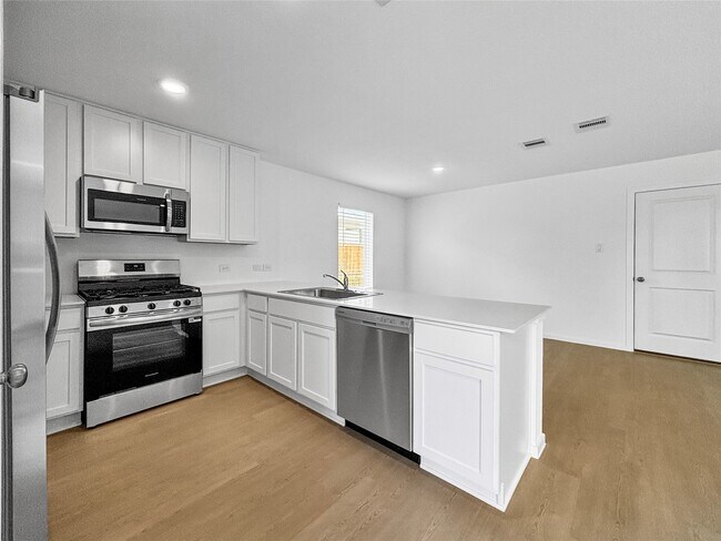 Building Photo - 5818 Starling Dr