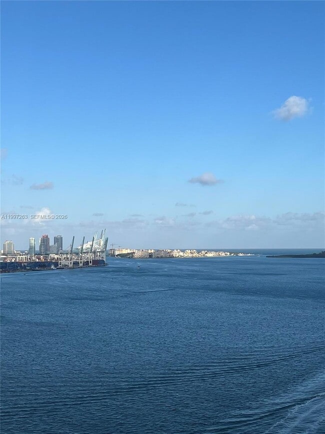 Building Photo - 808 Brickell Key Dr