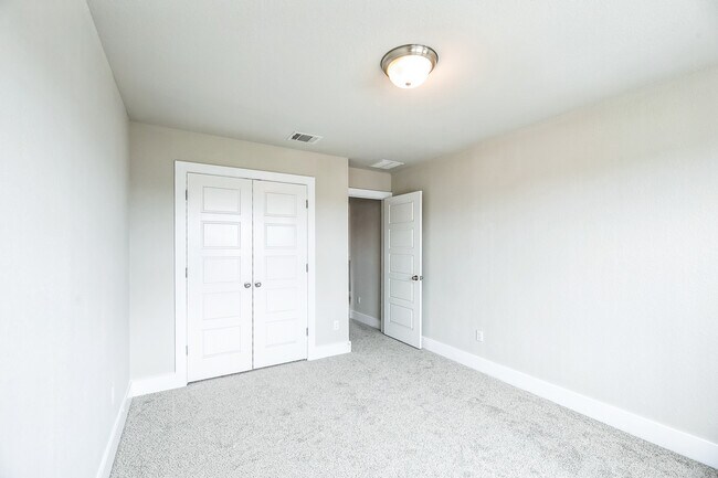 Building Photo - 3308 Bristol Motor Pass