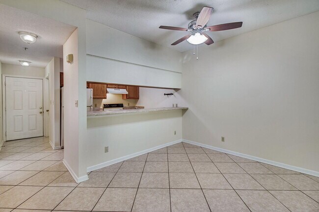 Building Photo - 200 Sandestin Ln