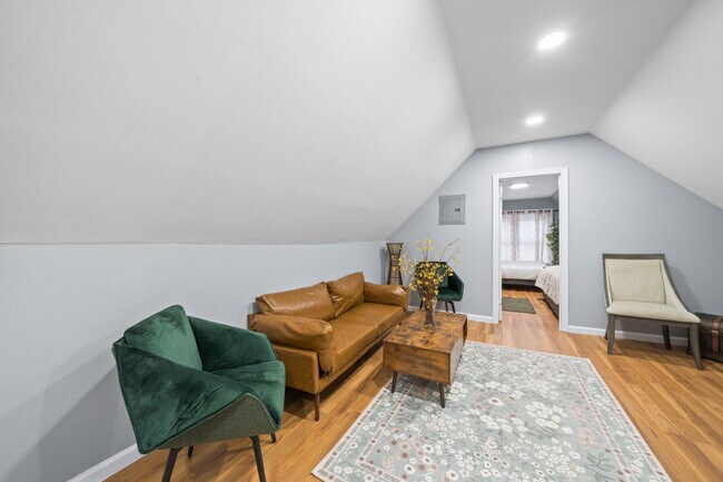 Building Photo - 20 W 48th St