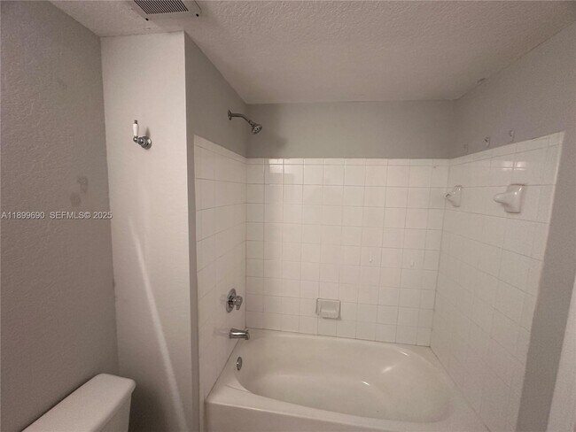 Building Photo - 2520 Centergate Dr