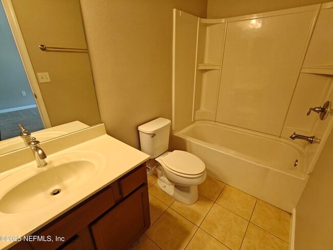 Building Photo - 6918 Roundleaf Dr