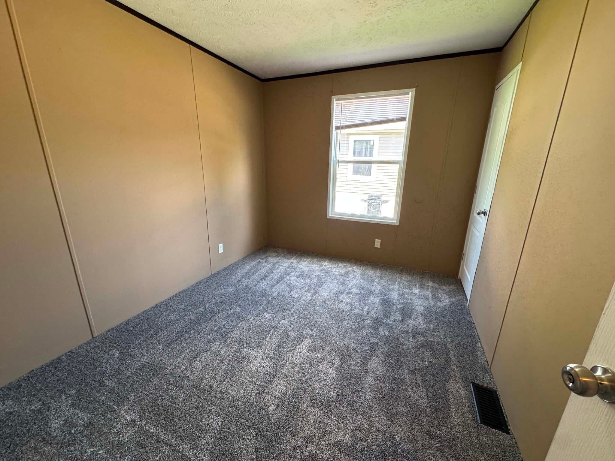 Building Photo - 48581 Pineview Dr
