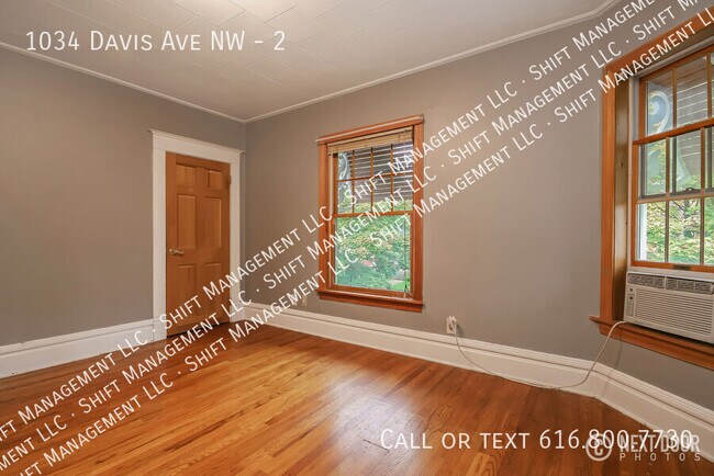 Building Photo - 1034 Davis Ave NW