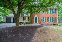 Building Photo - Fabulous 4 Bed 2.5 Bath Colonial With Pati...