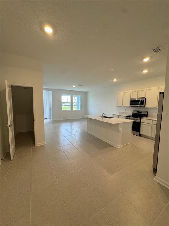 Building Photo - 3007 Maloof Dr