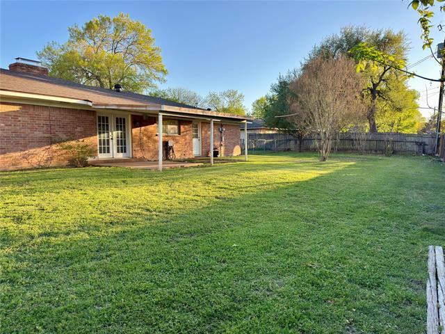 Building Photo - 328 E Johnson St