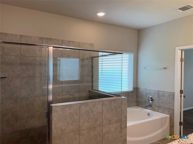 Building Photo - 515 Salt Lick Dr