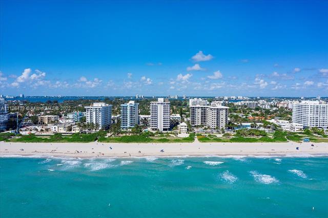 Building Photo - 9225 Collins Ave