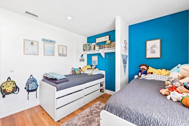 Building Photo - 6522 Farinella Dr