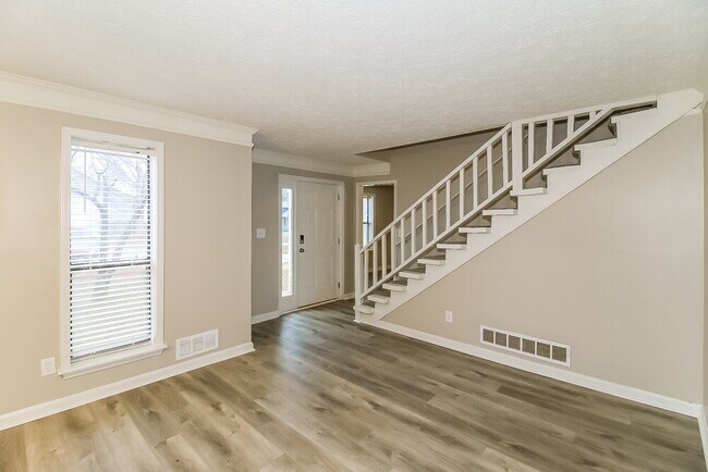 Building Photo - 3904 Loring Ln