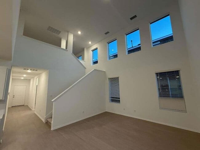 Building Photo - 17704 Sage Thrasher Dr