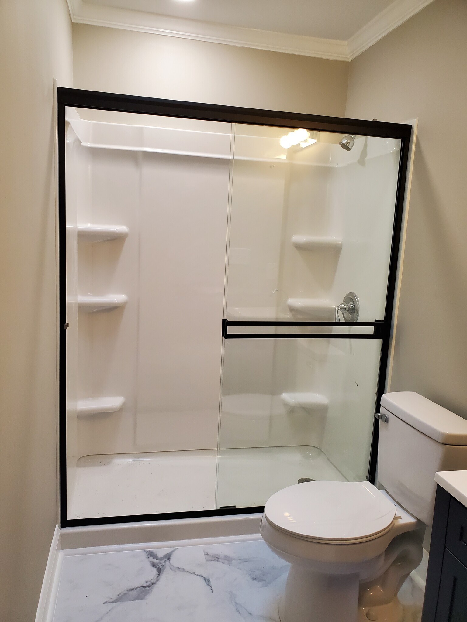 full bath - 3818 Cason St