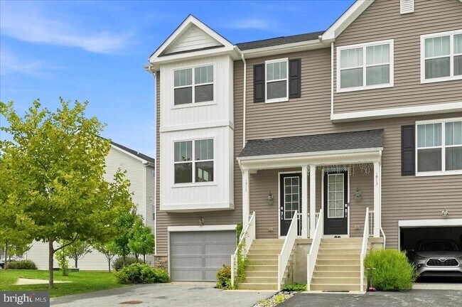 Building Photo - 1911 Boulder Dr