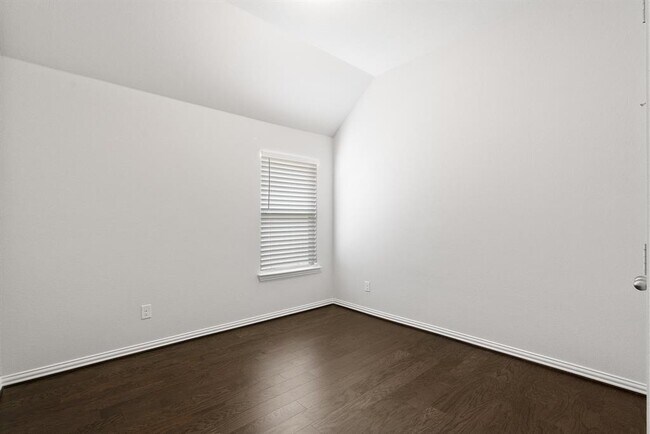 Building Photo - 223 Oleander Loop