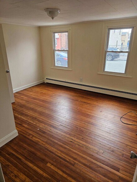 Building Photo - 2428 3rd Ave