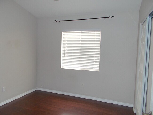 Building Photo - Spacious 4-Bedroom Home with Pool & 3-Car ...