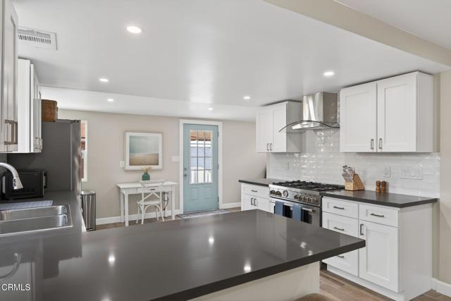 Building Photo - 201 S Olive St