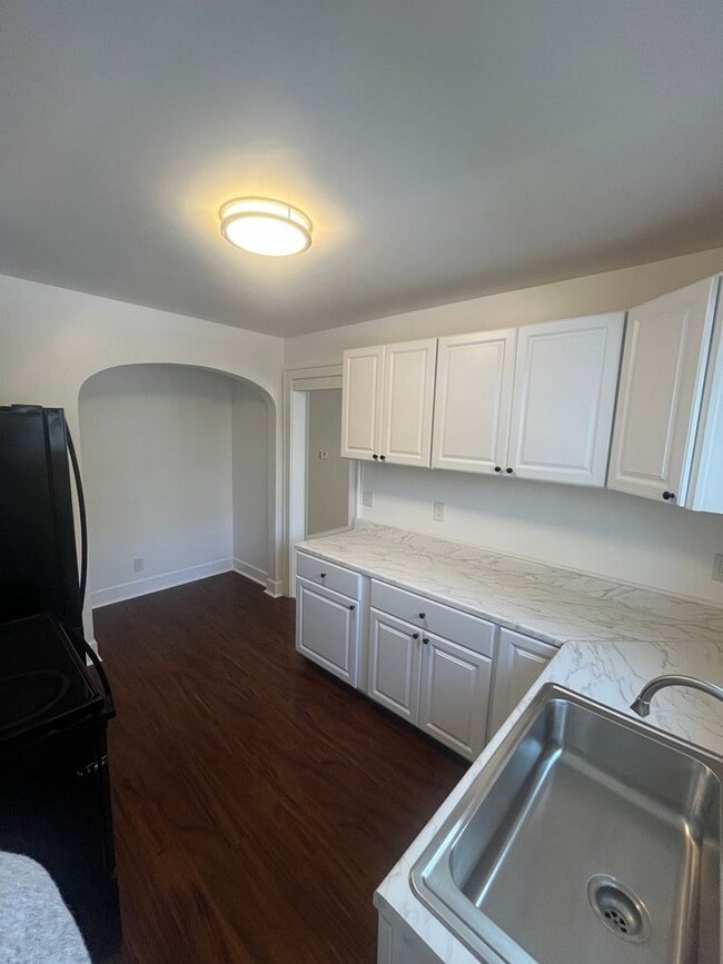 Building Photo - 459 Winton Rd