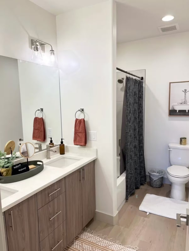 Building Photo - 960 Heritage Dr