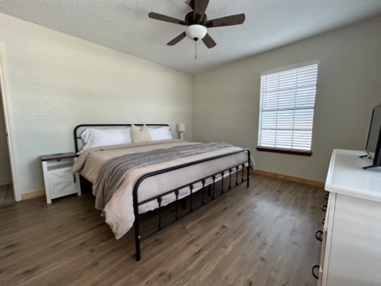 Building Photo - 187 Oak Park Rd