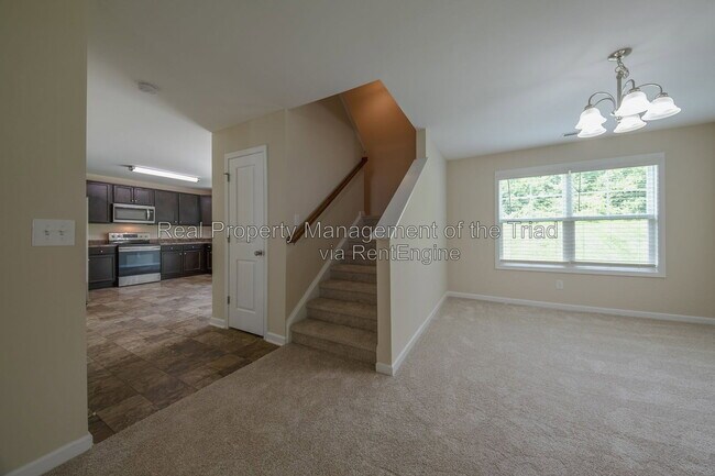 Building Photo - 832 Prince Edward Rd