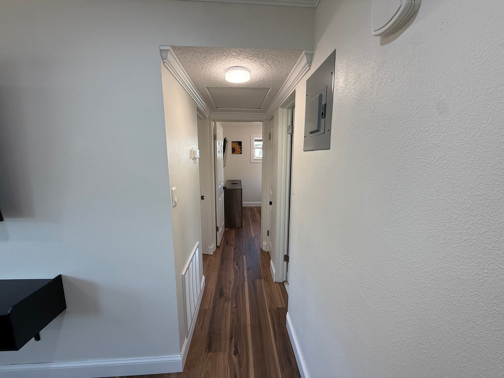 Building Photo - 709 Suzette Dr