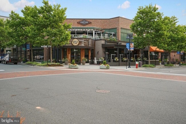 Building Photo - 44766 Tiverton Sq