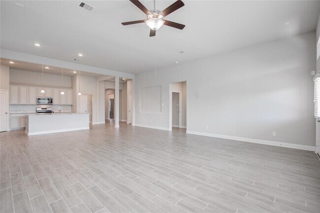 Building Photo - 12704 Southern Oaks Landing