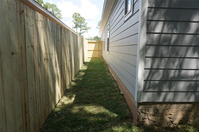 Building Photo - 9583 Darkwood St