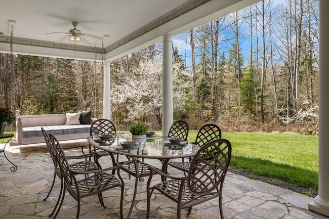 Building Photo - 5bd/3.5ba Duvall Home