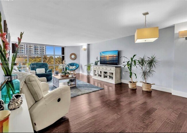 Building Photo - 6423 Collins Ave