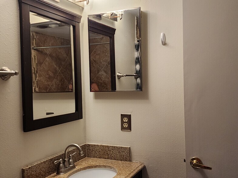 Bath 1 updated - 3546 Richwood Link