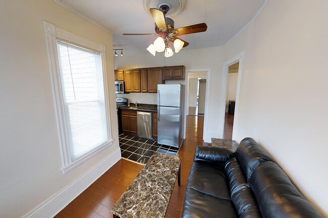 Building Photo - 127 Comstock Pl