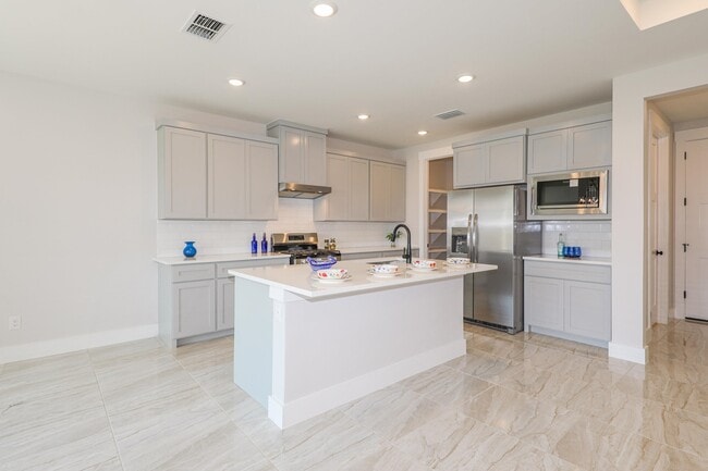Building Photo - 1008 True Patriot Dr