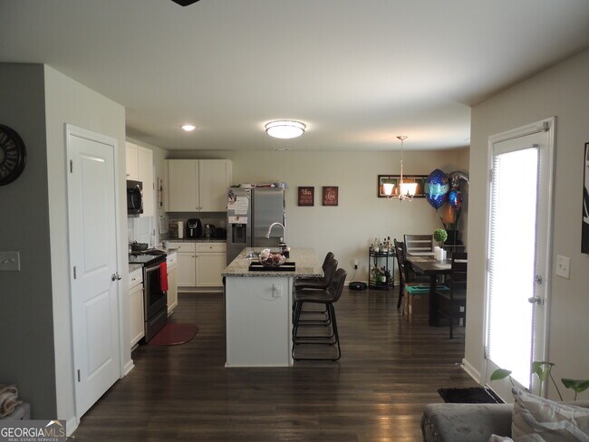 Building Photo - 325 McGiboney Ln