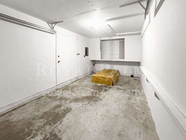 Building Photo - 6617 Warwick Cir