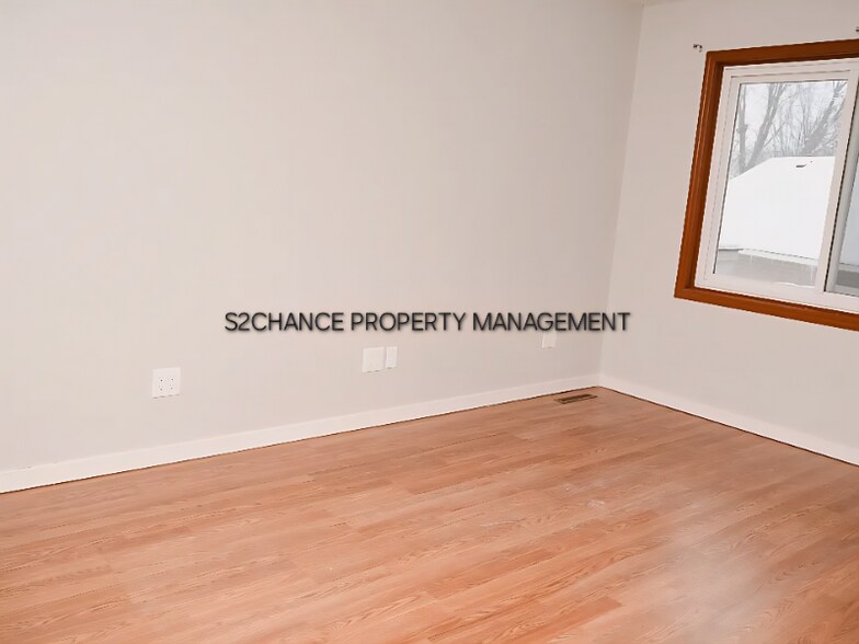 Building Photo - 228 126th Ave NW