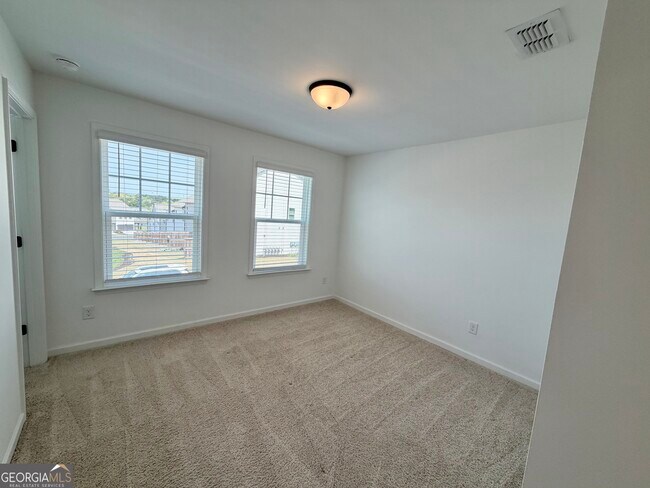 Building Photo - 716 Vallin St