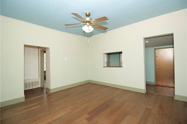 Building Photo - 301 S 3rd St